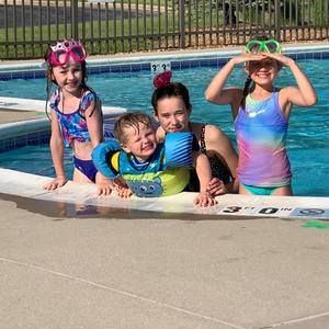 Meet your Posher, Lori